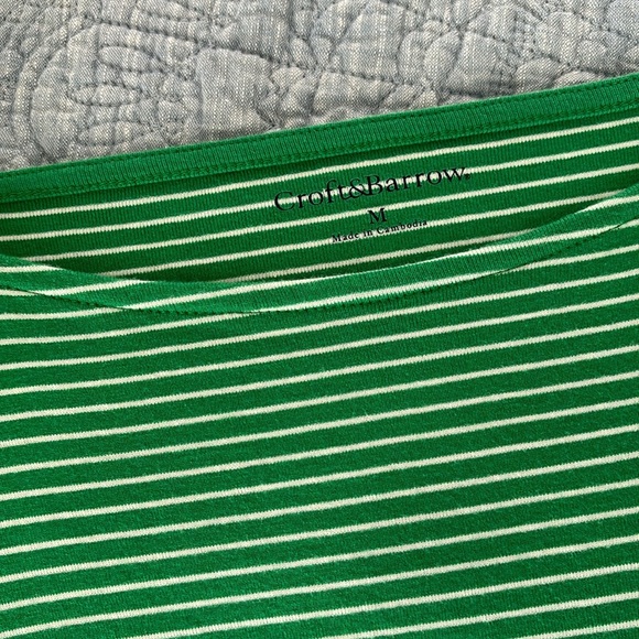 Kelly Green and White Striped Top. Size Medium - Picture 4 of 6